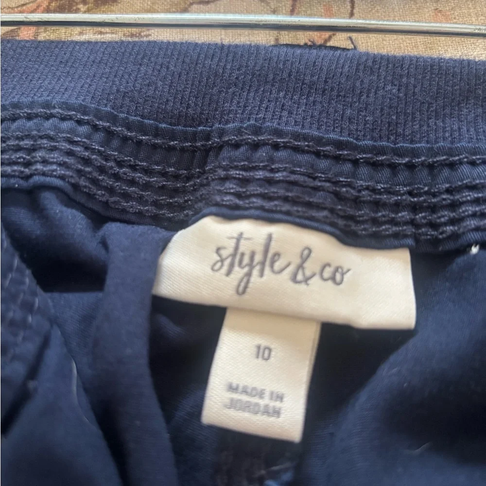 Style & Co. Women's Navy Cargo Capris - Picture 3 of 5